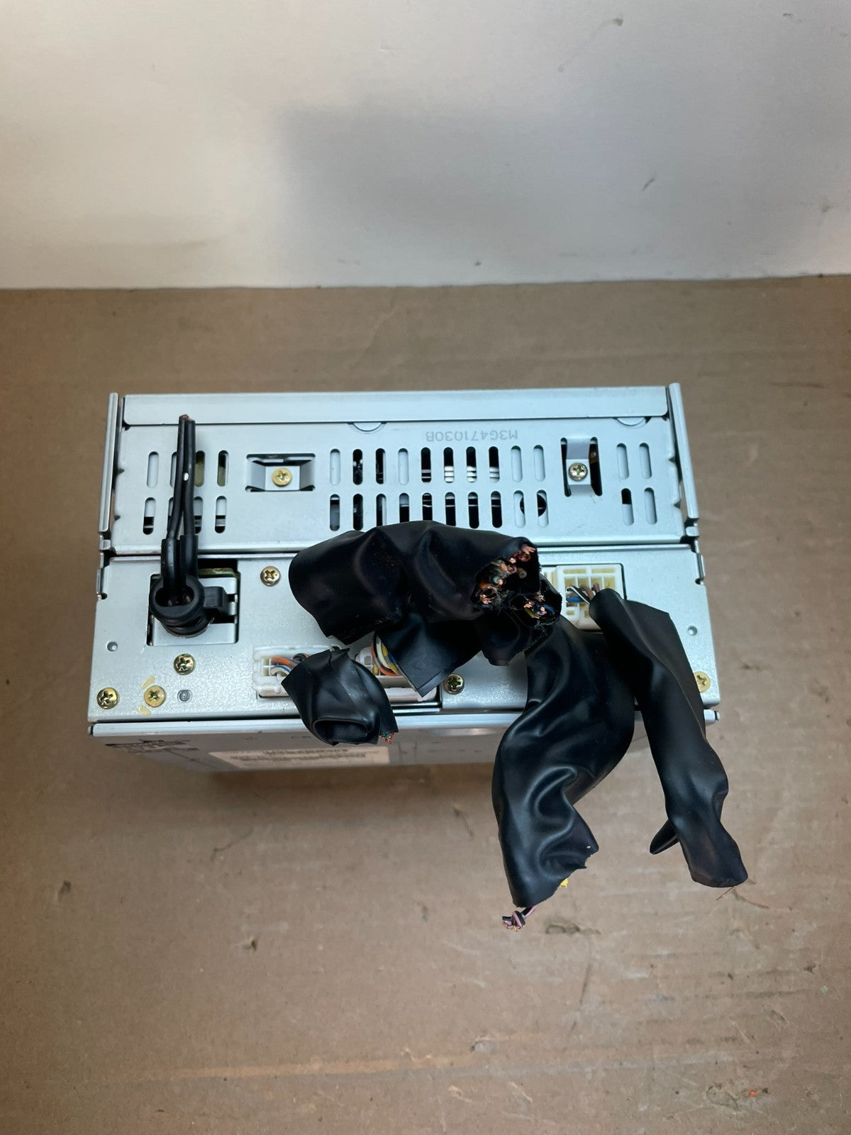 2004 2005 Nissan Armada QX56 Radio Stereo Audio CD Player Receiver AI0519 DG6