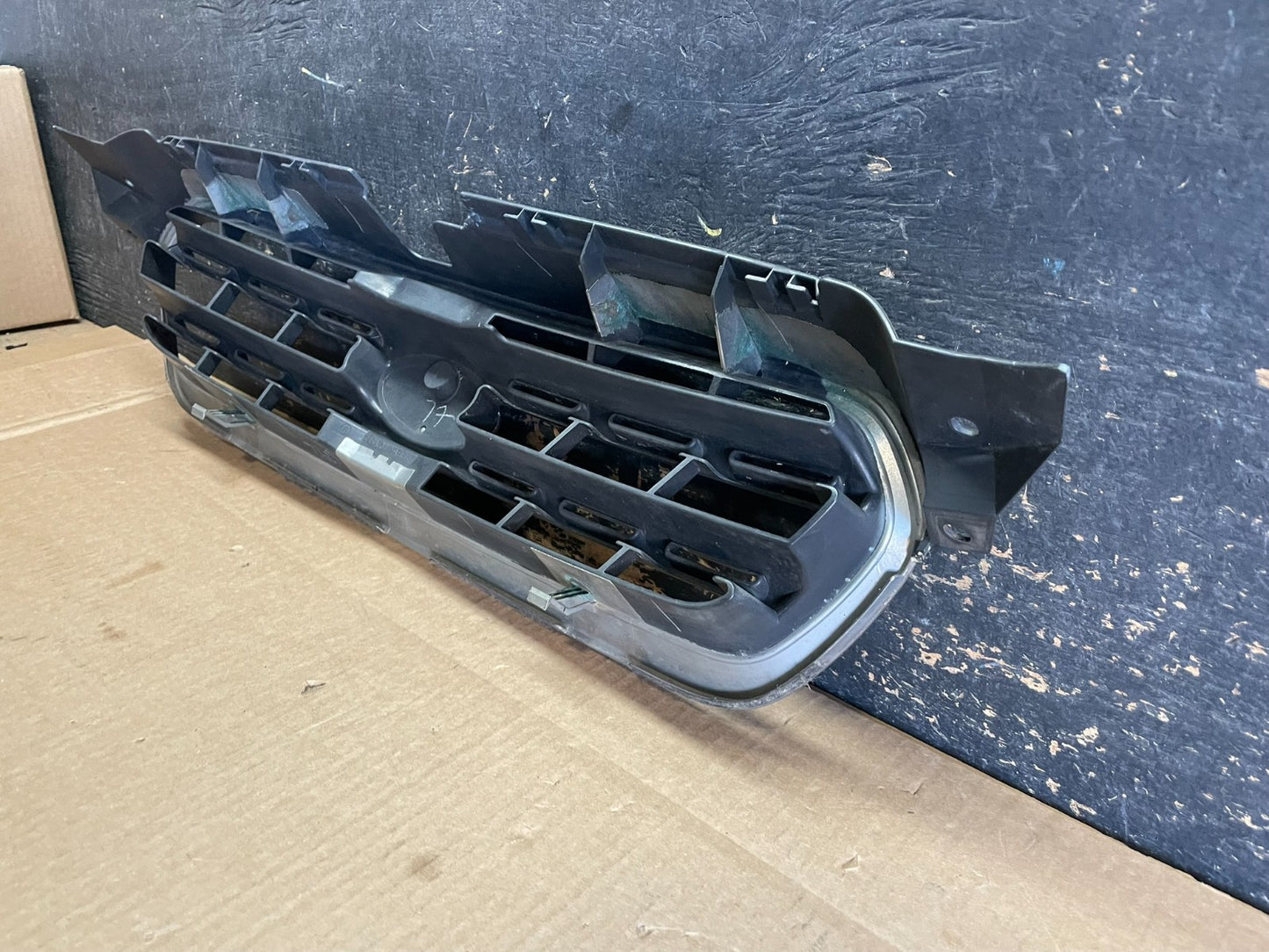 2005 to 2007 Subaru Legacy Outback Front Grill Grille AB3000 DG6