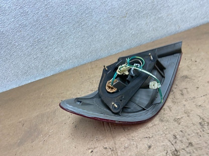 2003 to 2005 Toyota Corolla Right Passenger RH Side Tail Light Oem Y7140 DW4
