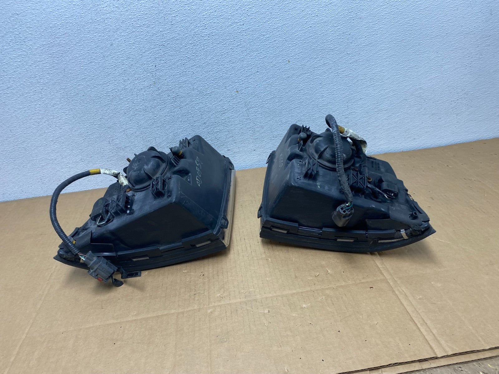 2002-2005 Mercury Mountaineer Left+Right Side Halogen Headlights AD0759 DW11