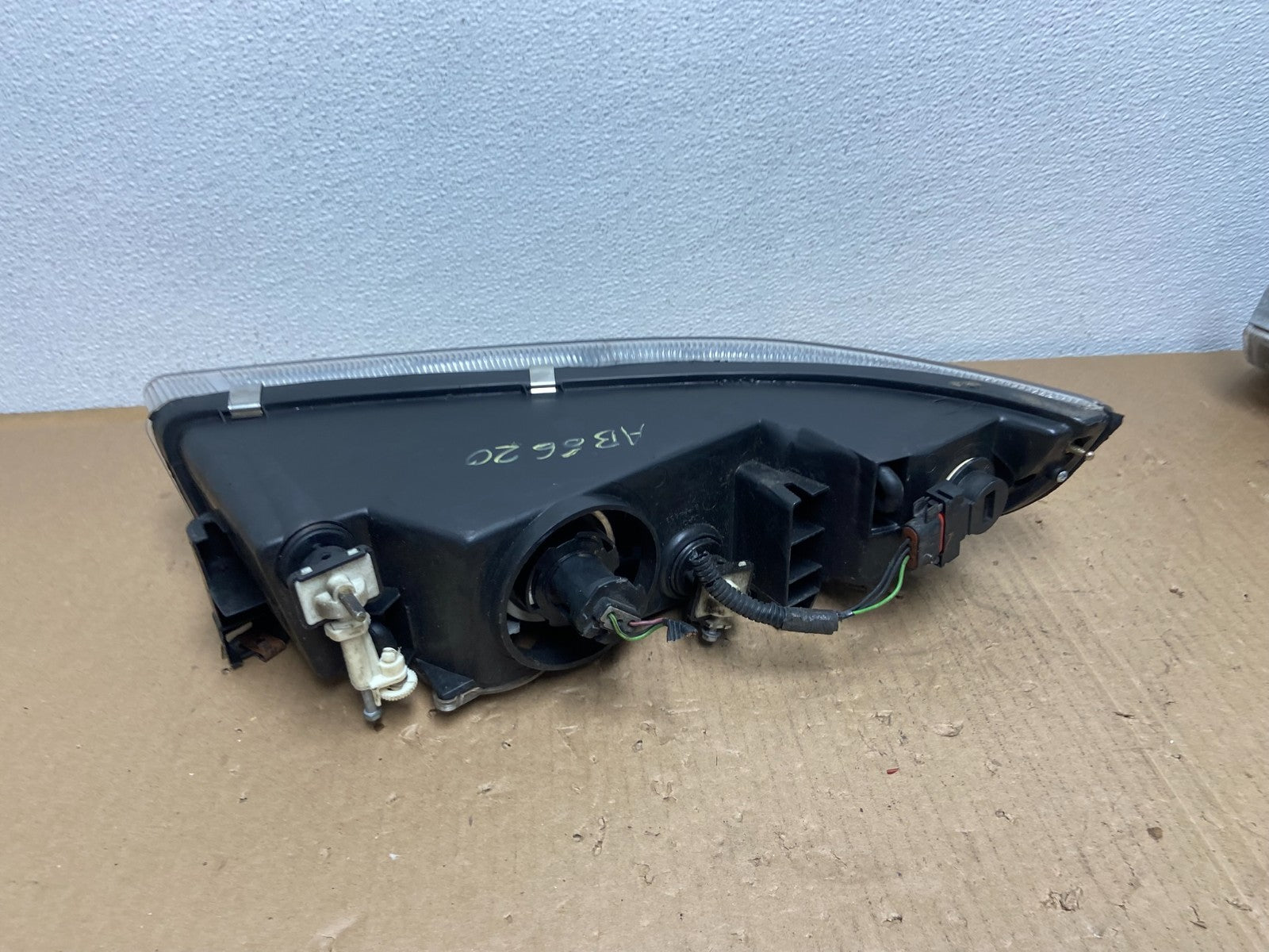 1995 to 2000 Dodge Stratus Left Driver LH Halogen Headlight AB6620 DW3