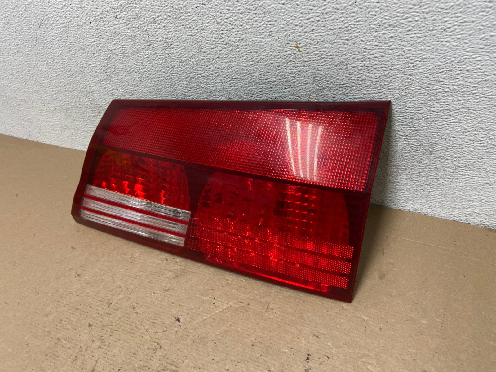 2004-2005 Toyota Sienna Right Passenger RH Side Inner Tail Light AF4952 LK1
