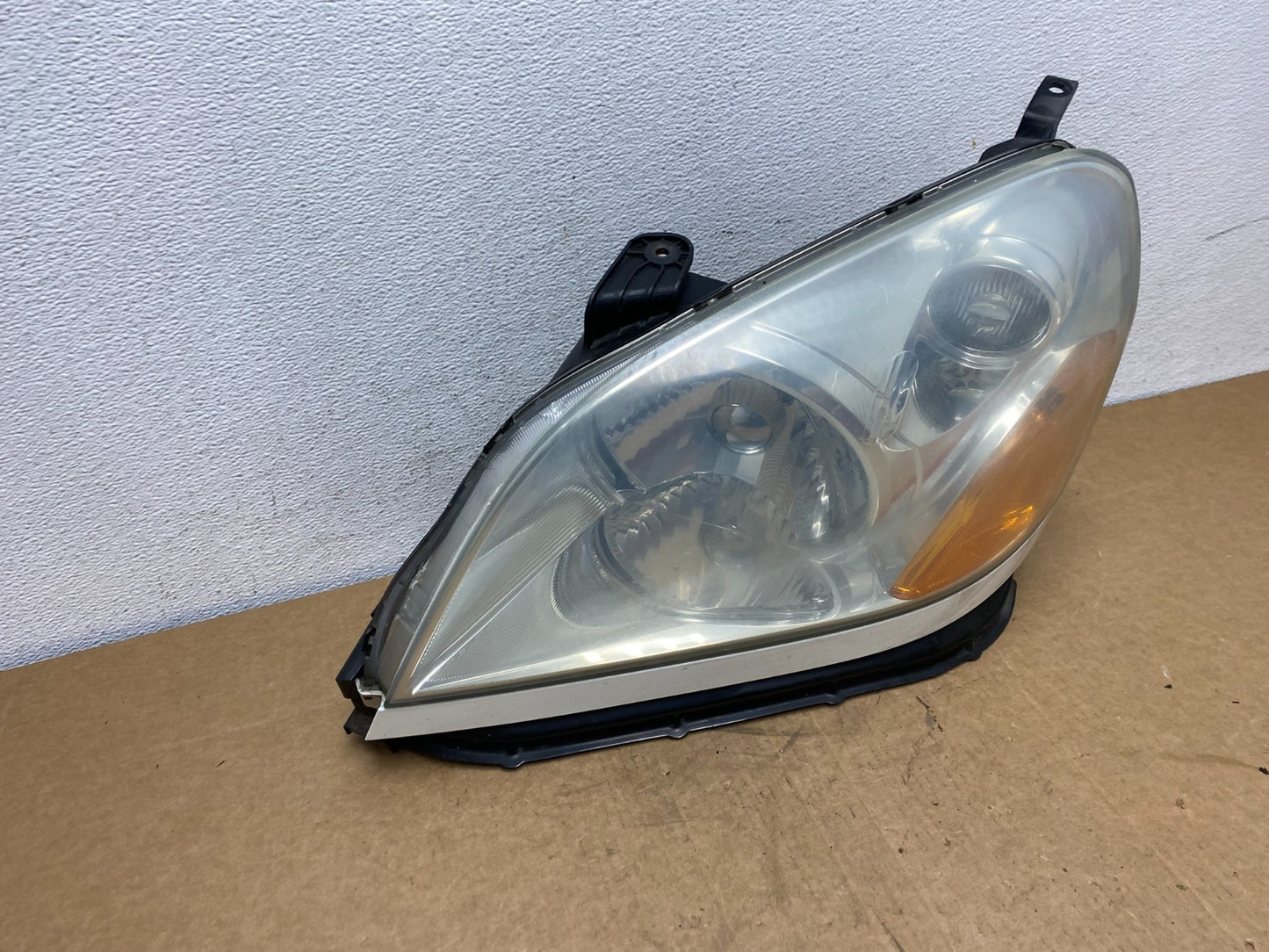 2003 2004 2005 Honda Pilot Left Driver LH Side Halogen Headlight AD6041 DW2
