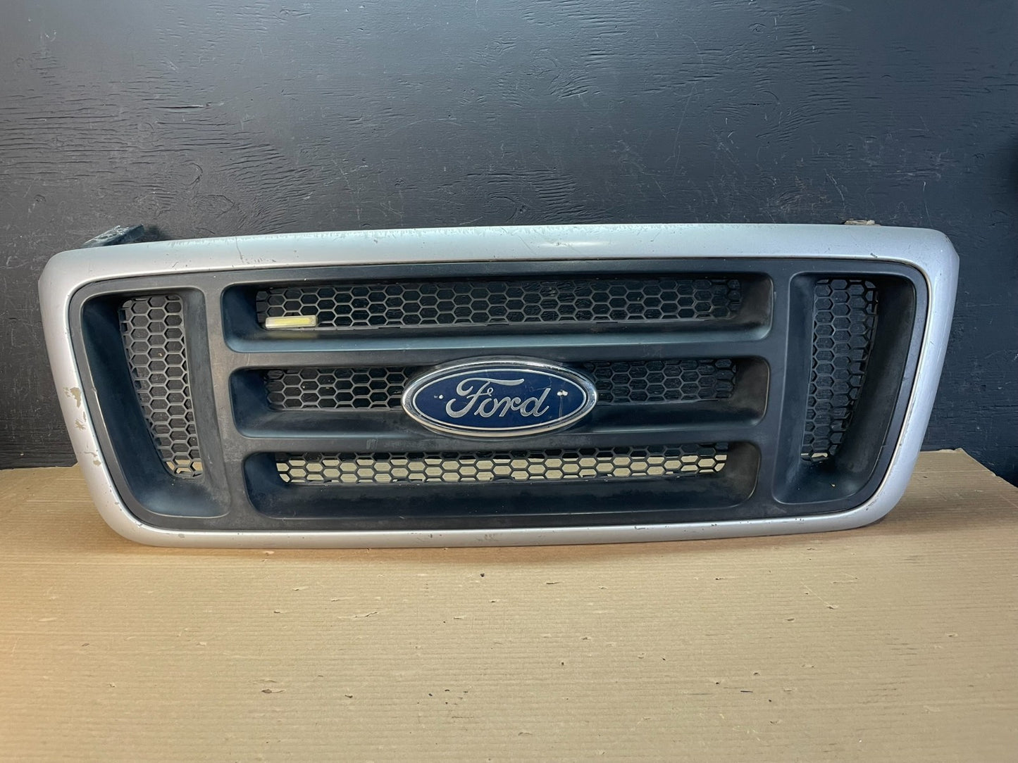 2004 to 2008 Ford F150 F-150 Front Upper Grill Grille AE8710 DG0