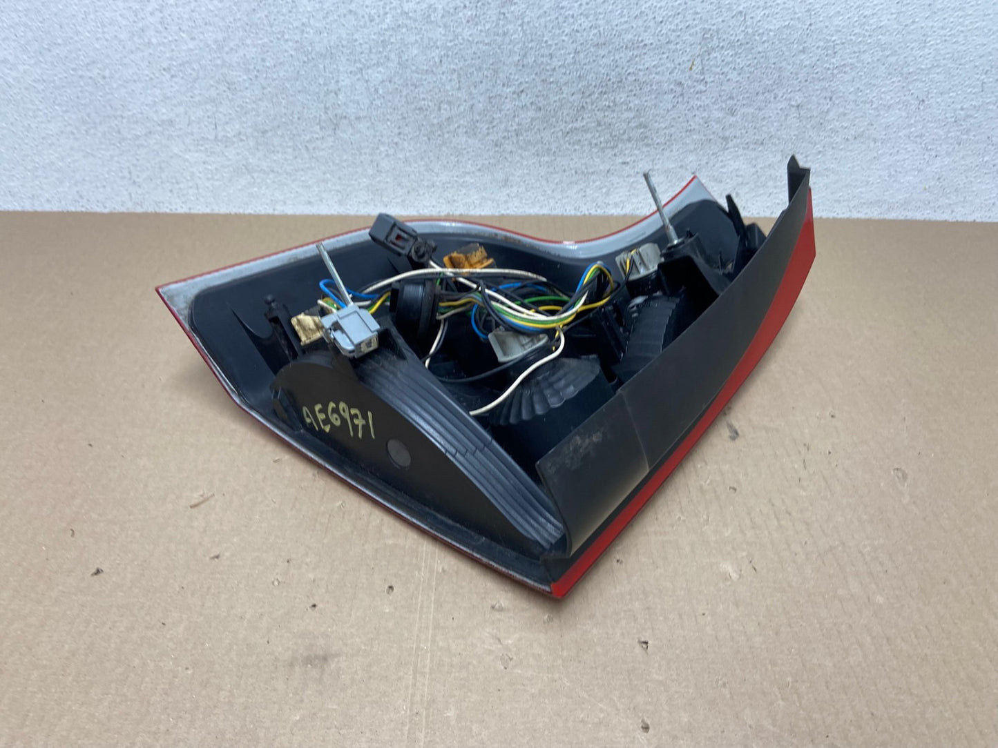 2003 2004 2005 2006 Volvo XC90 Right Passenger RH Lower Tail Light AE6971 LK3