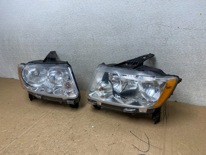 2011-2013 Jeep Grand Cherokee Left+Right Halogen Headlights U9961 DW1