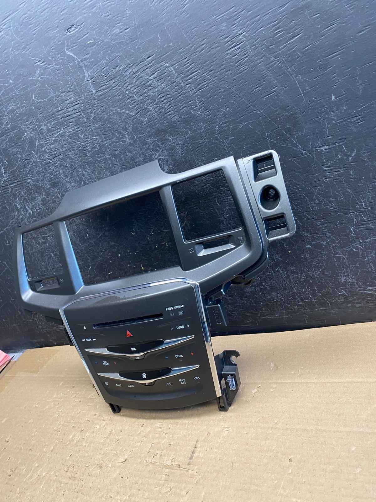 2013 to 2016 Lincoln MKS Radio Dual Climate Control Panel Air Vent ag8473 DG2