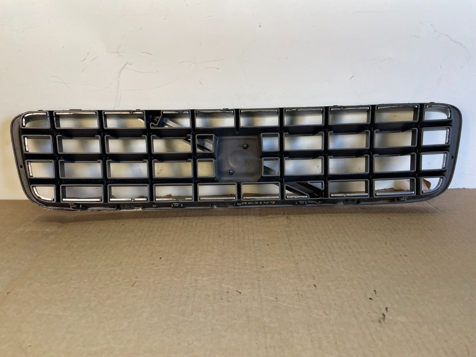 2003 to 2013 Volvo XC90 Front Upper Grill Grille AG3149 DG3