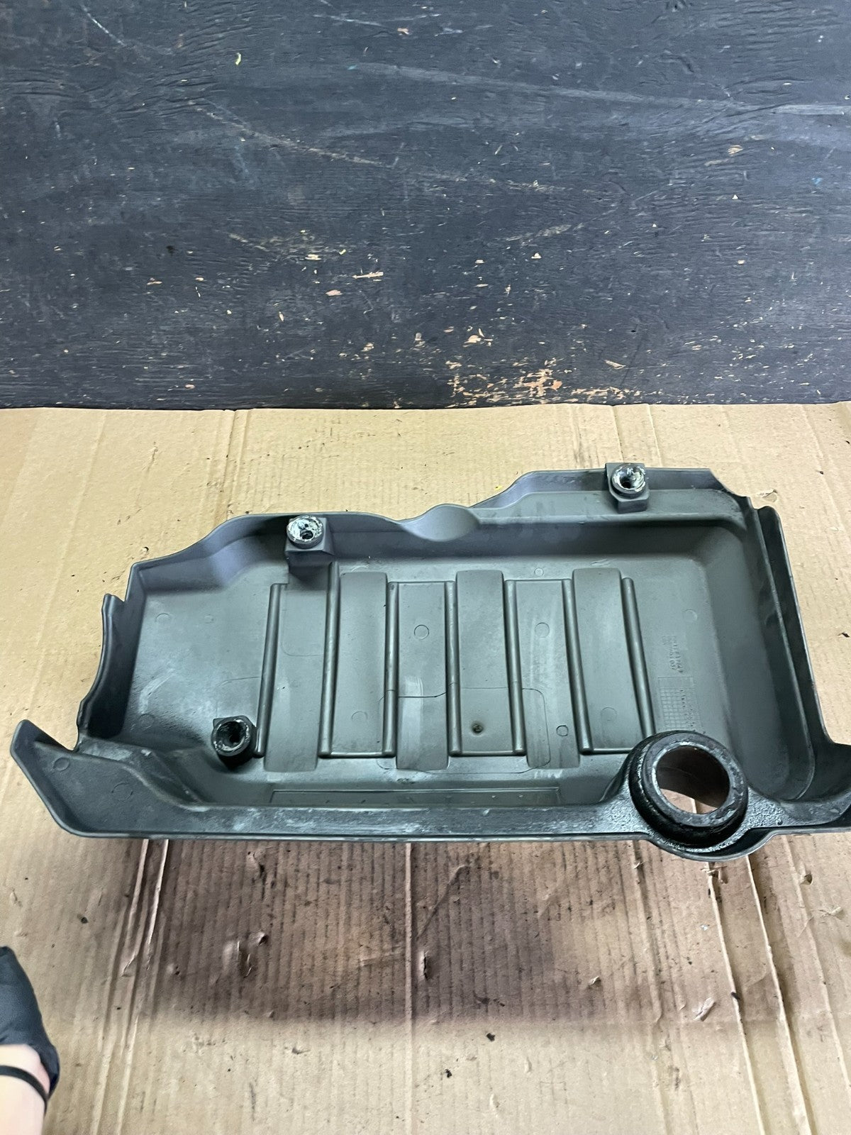 2007 to 2008 GMC Acadia 3.6L VVT Engine Cover Shield OEM S6073 DG5