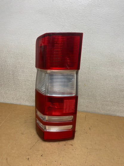 2010-2018 Mercedes Sprinter Right Passenger Rh Tail Light X4922 DW0