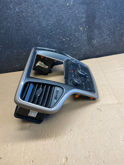2014-2015 Jeep Grand Cherokee Center Radio Climate Control Bezel Vent AI3220 DG1