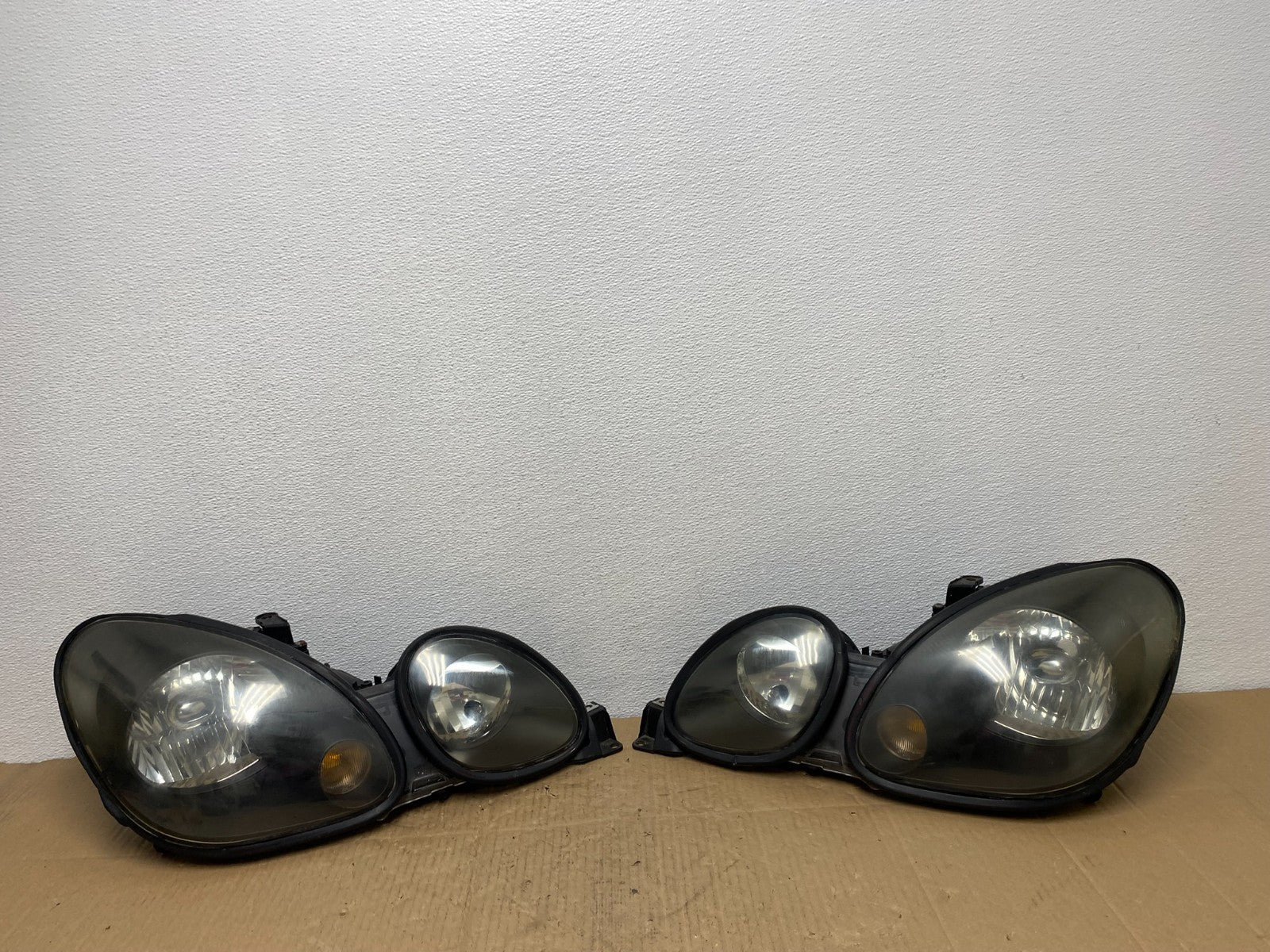 2001 to 2005 Lexus GS430 Gs300 Left+Right Headlights Halogen AB8250 DW0