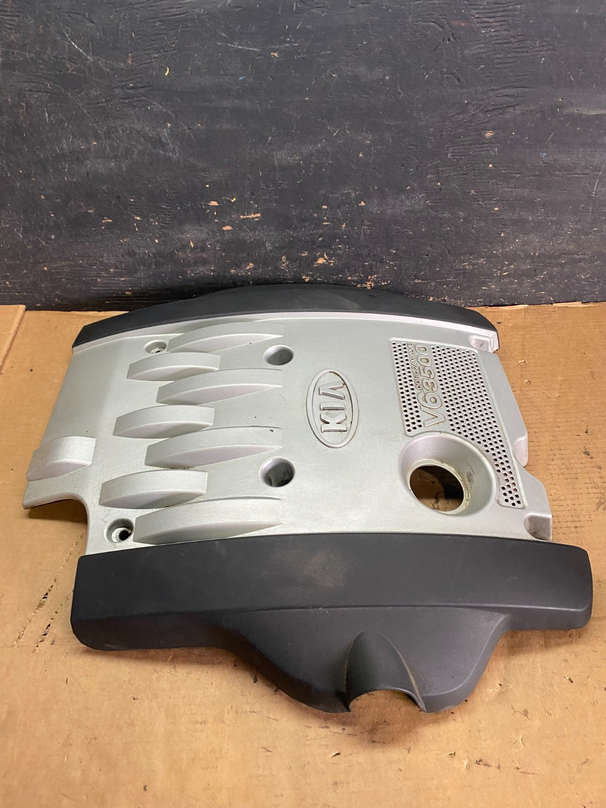 2002 to 2005 Kia Sedona V6 3.5L Engine Motor Cover Oem S0457 DG3