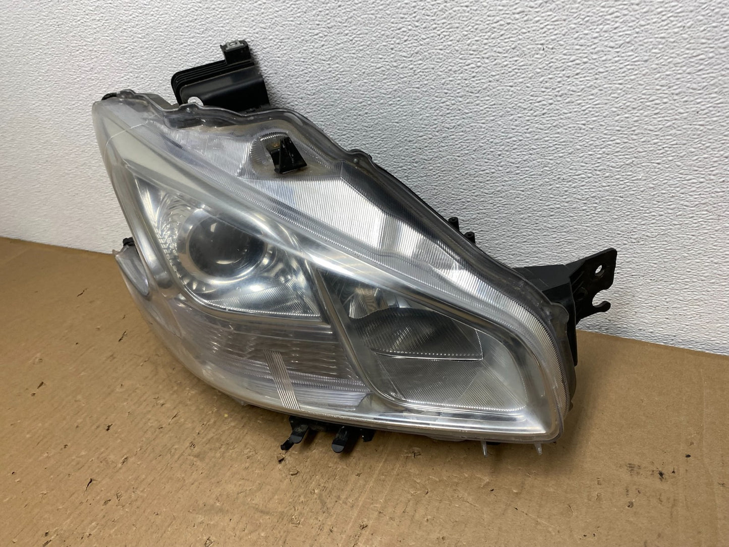Halogen 2009-2014 Nissan Maxima Right Passenger Headlight TYC AB6702 DW1