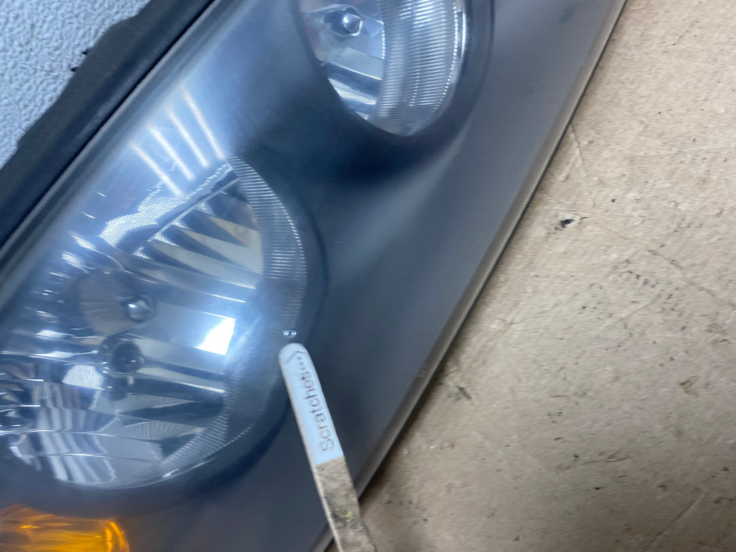 2004 to 2006 Hyundai Elantra Left+Right Set Halogen Headlights AF4580 LK3