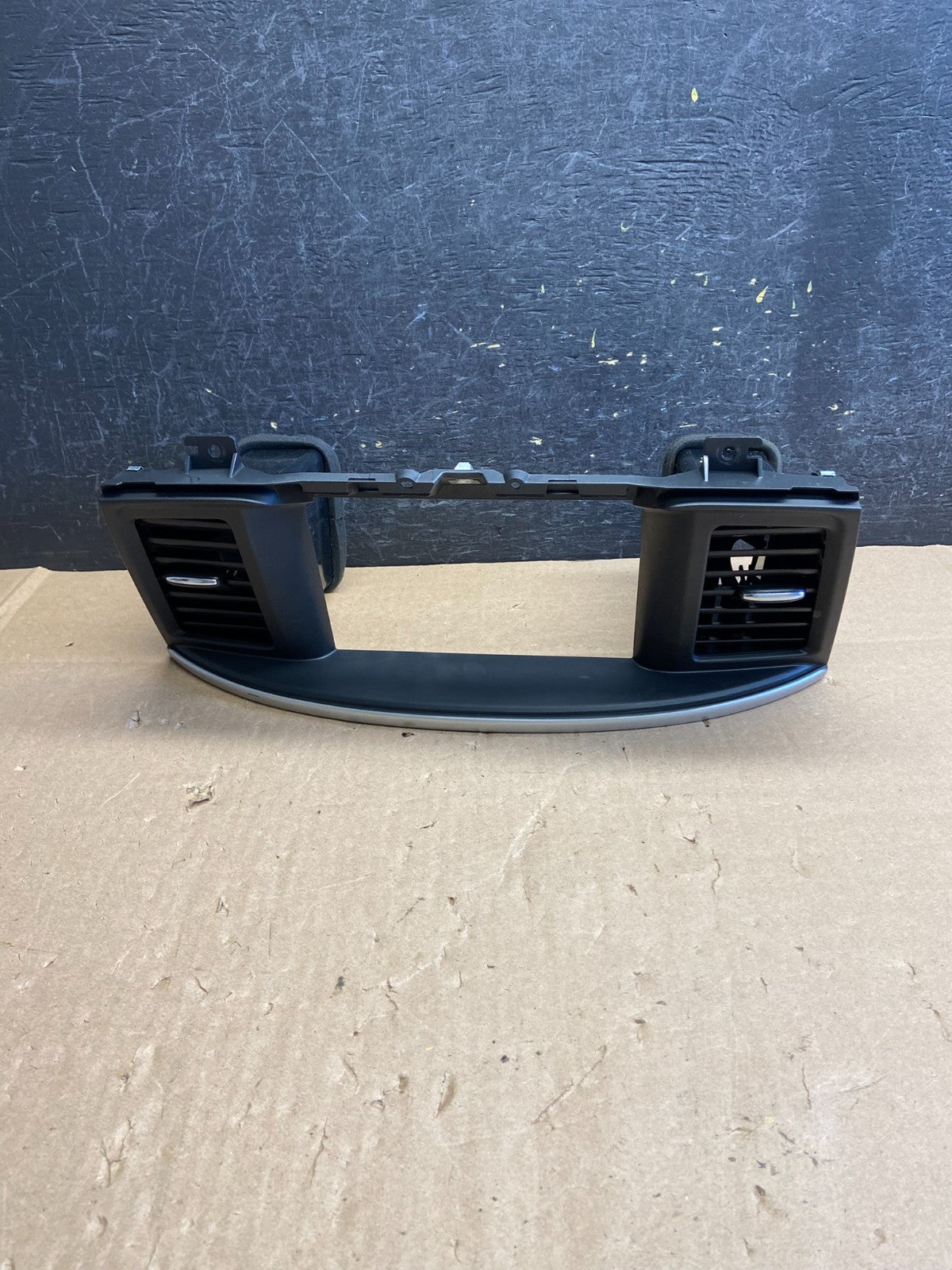 2013 to 2020 Nissan Pathfinder Center Dash Radio Trim Bezel Surround ai6384 DG0