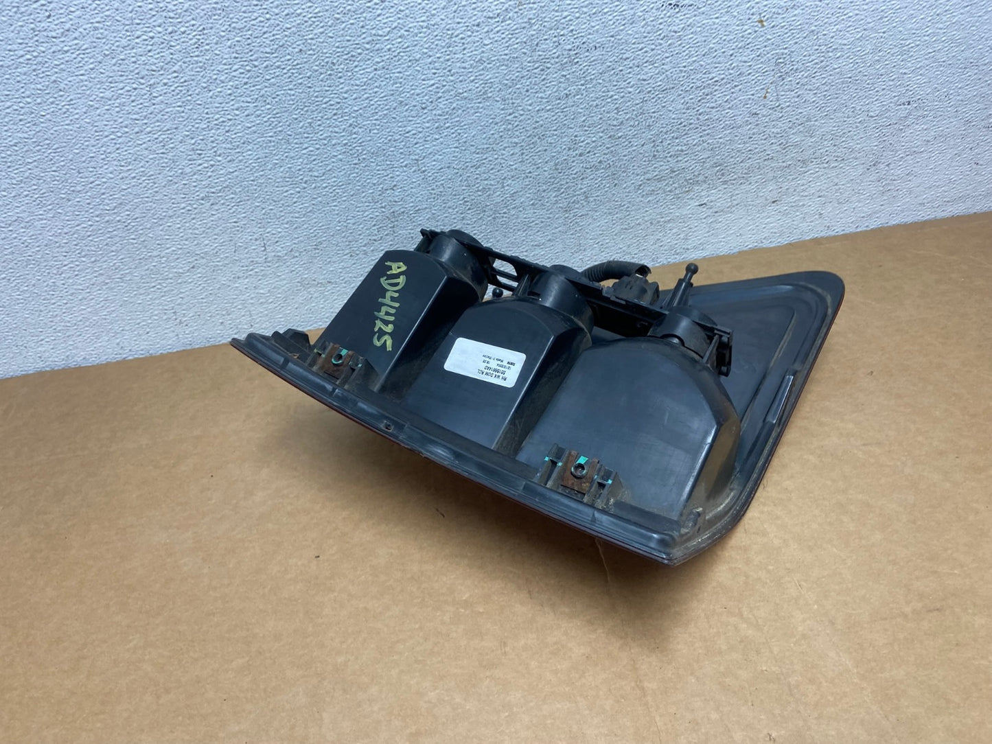 2005 - 2006 Jeep Grand Cherokee Right Passenger Rh Tail Light AD4425 LK5
