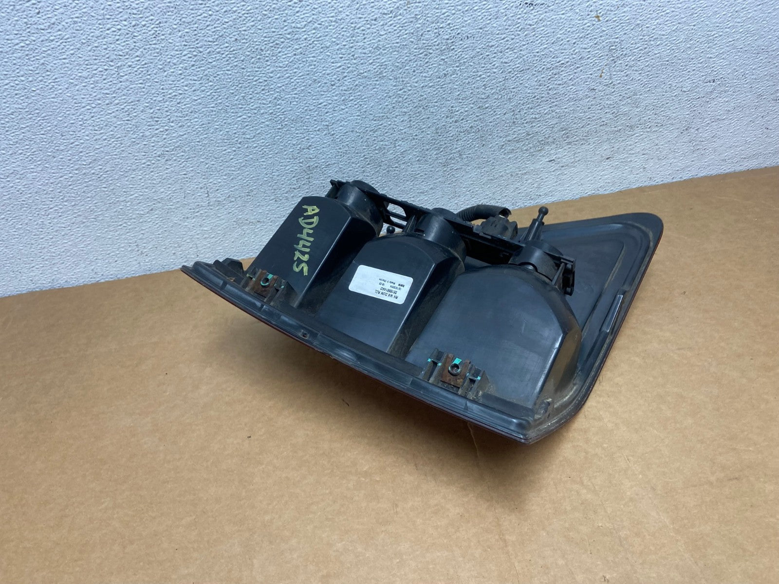 2005 - 2006 Jeep Grand Cherokee Right Passenger Rh Tail Light AD4425 LK5