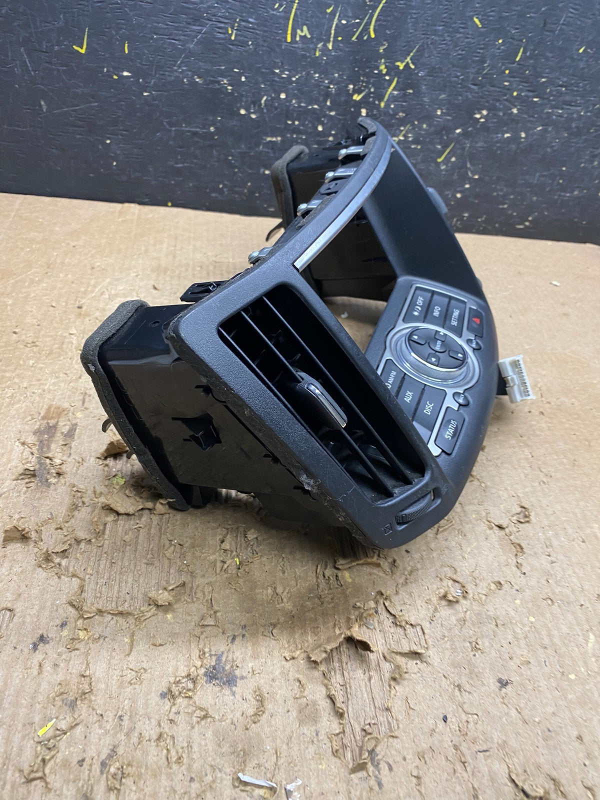 2010 - 2012 Infiniti G35 G37 Radio Player Screen Panel Bezel Z9740 DG1