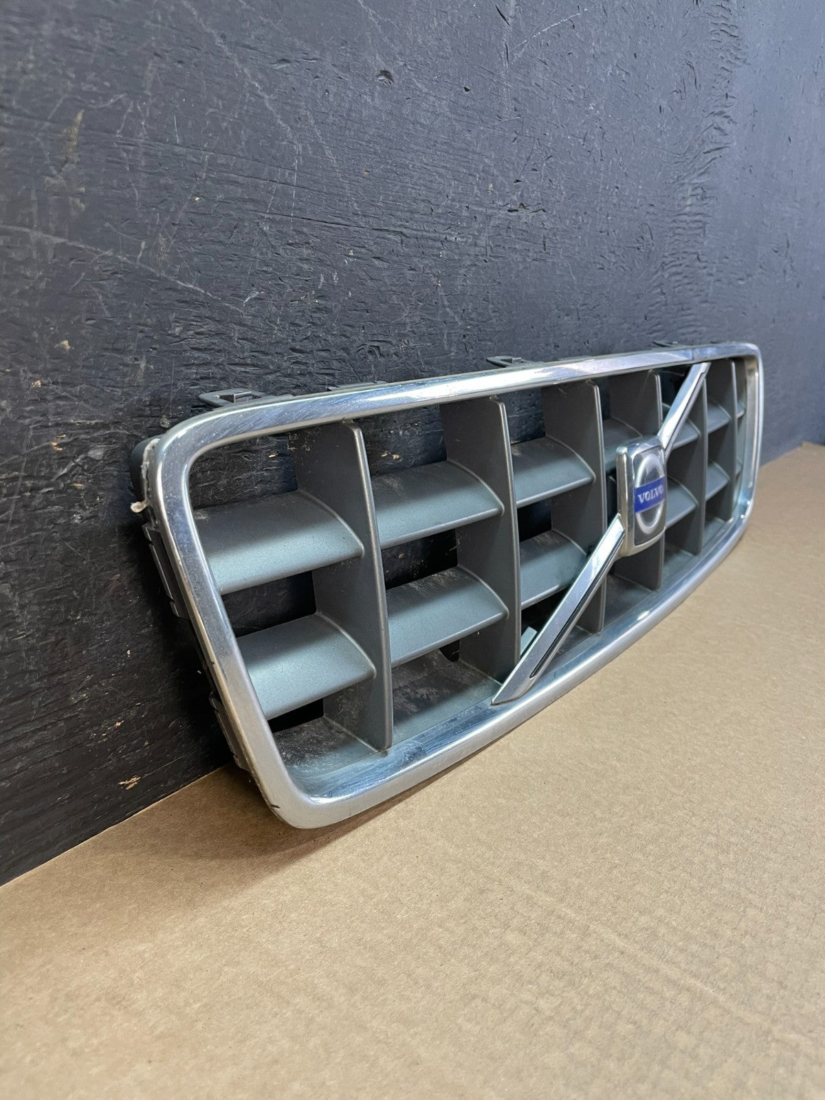 2003 to 2004 Volvo XC70 Front Upper Grill Grille AF5180 DG2