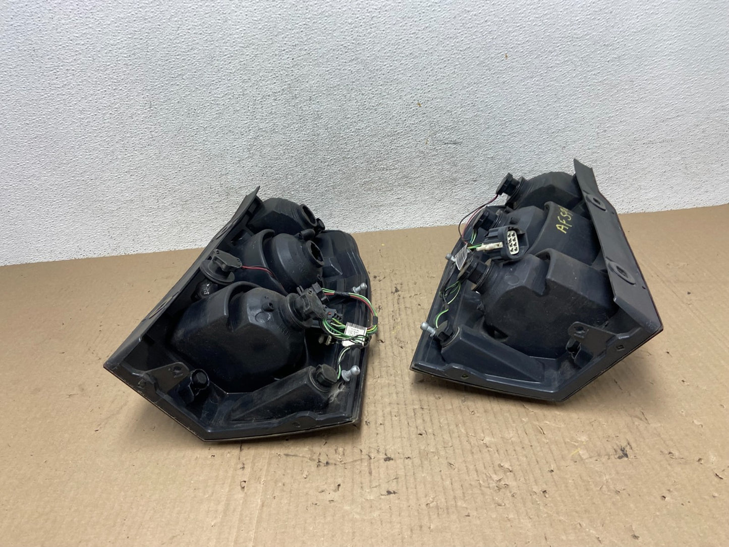 2006 to 2010 Jeep Commander Left+Right Side Tail Lights AF5962 DW8