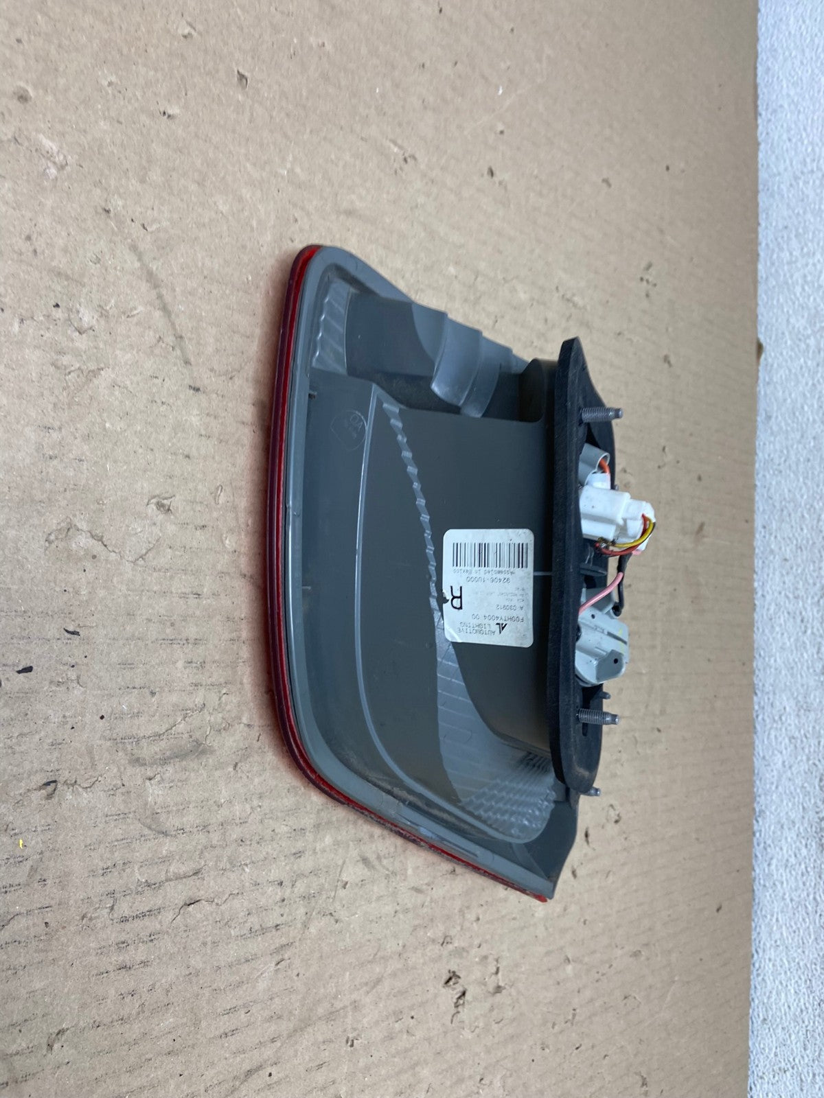 2011 2012 2013 Kia Sorento Right Passenger Inner Tail Light AG5954 LK5
