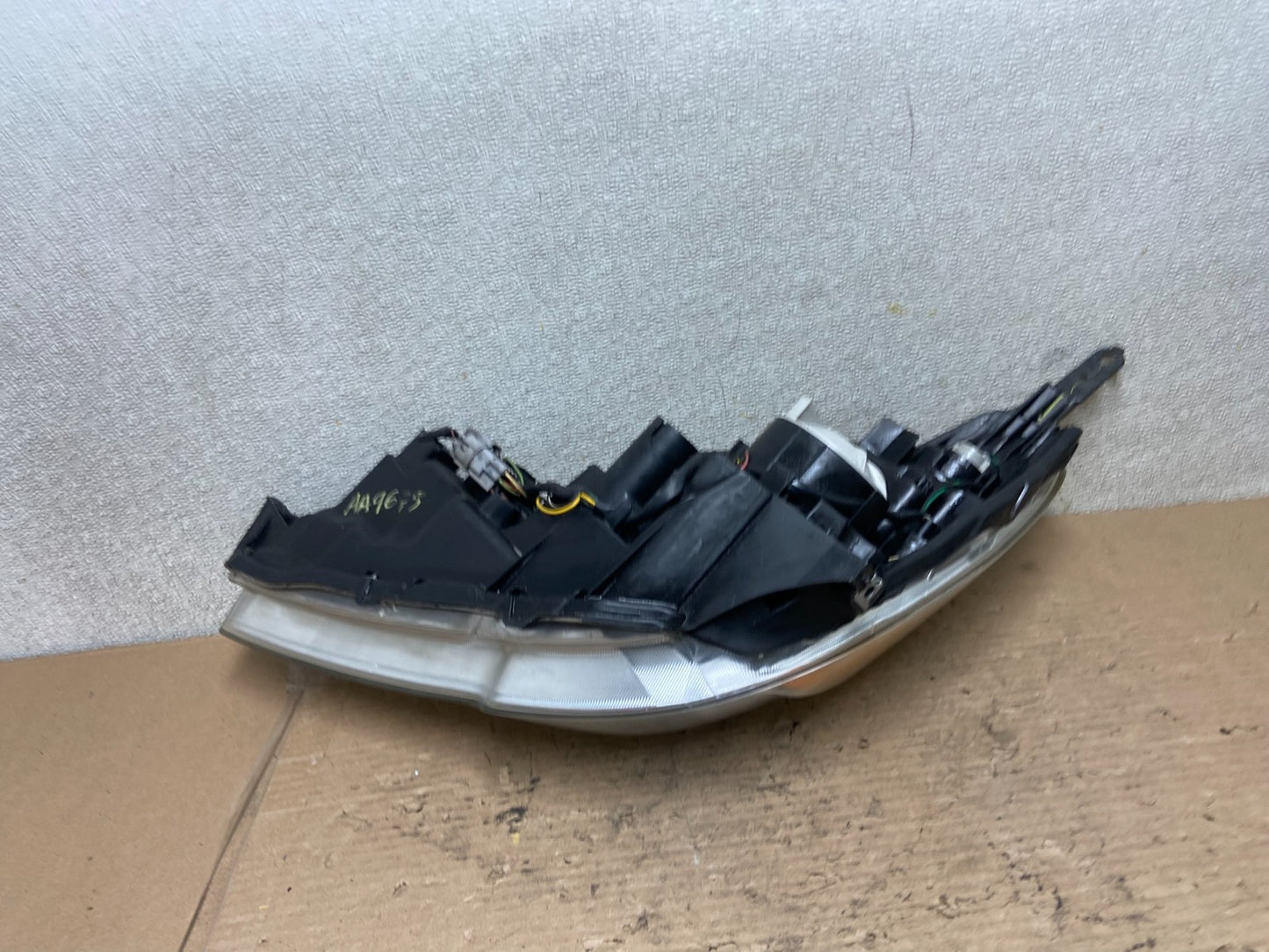 2010-2012 Subaru Legacy Outback Right Passenger Headlight Oem AA9675 DW8