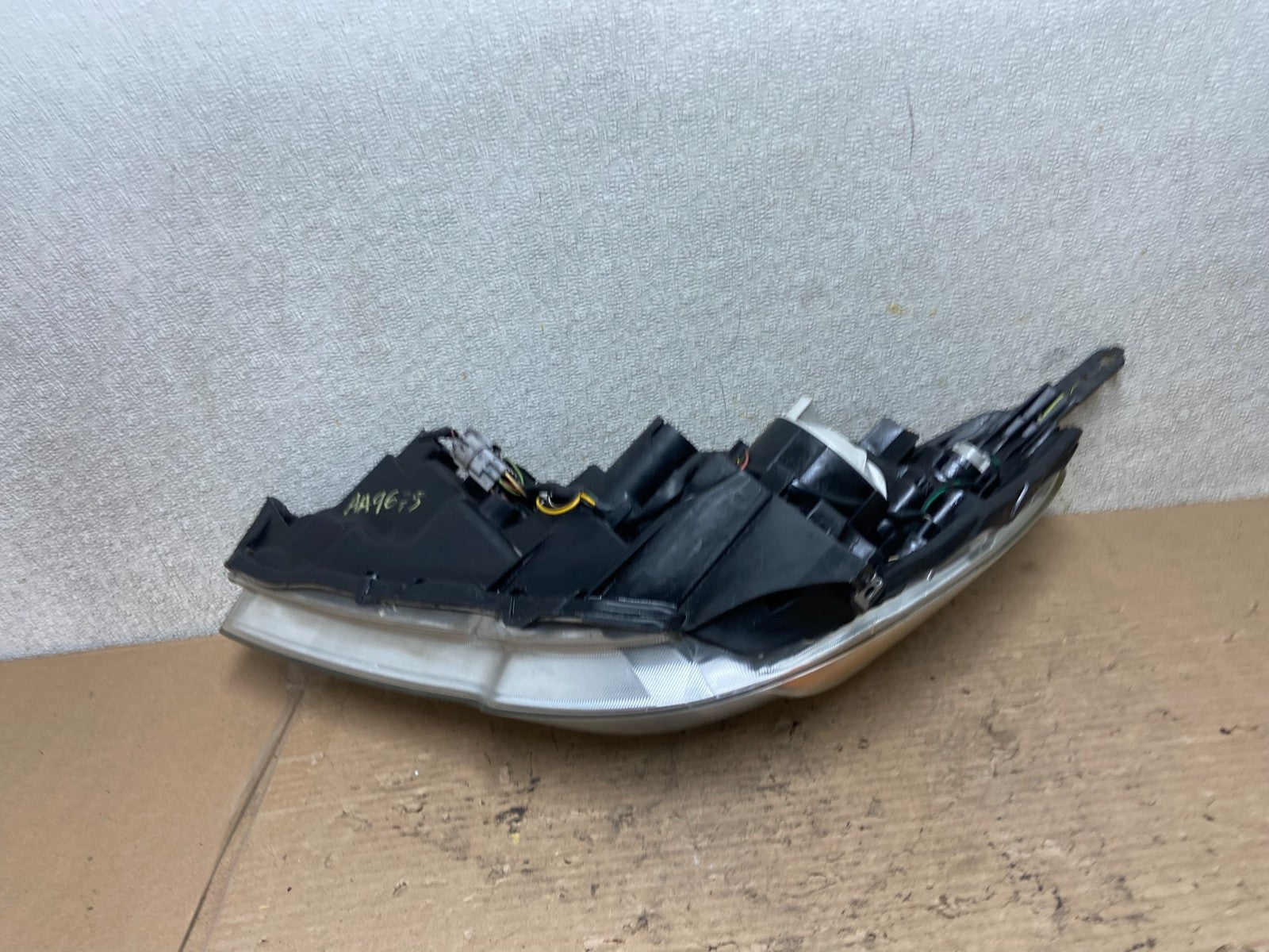 2010-2012 Subaru Legacy Outback Right Passenger Headlight Oem AA9675 DW8