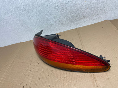 2003-2004 Chrysler Concorde Right Passenger RH Side Tail Light AE8994 LK1