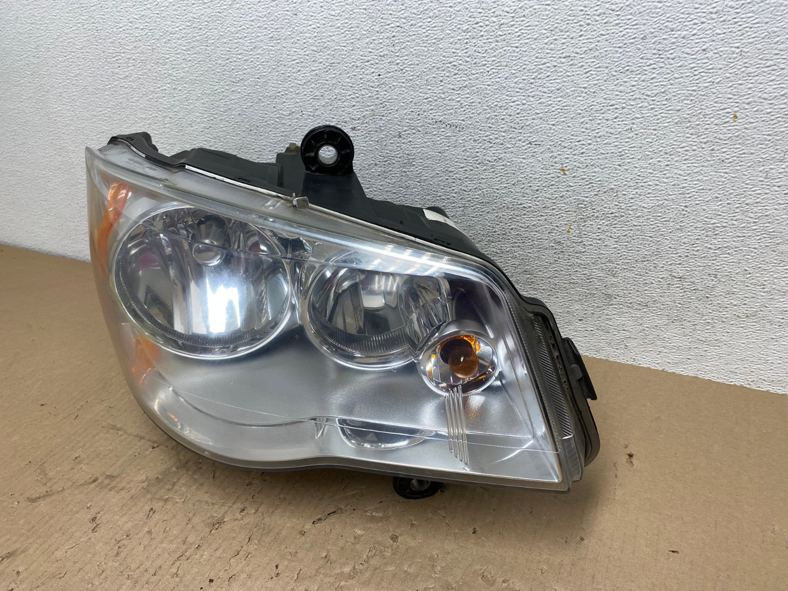 2011 to 2016 Chrysler Town and Country Right Passenger Headlight AE8834 LK1