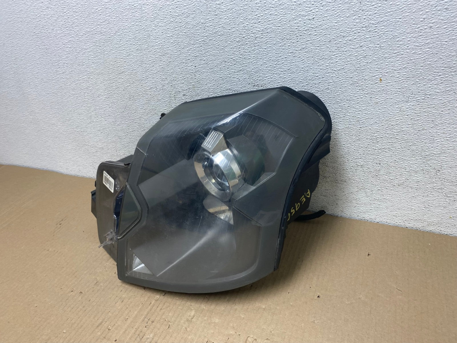2003 to 2007 Cadillac CTS Left Driver LH Halogen Headlight AE9560 LK1