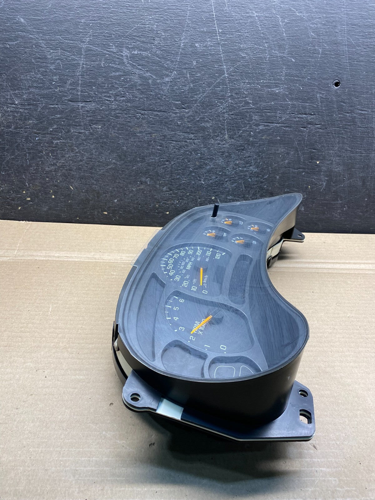 2003 to 2006 Chevrolet Silverado Speedometer Instrument Cluster ah7573 DG1
