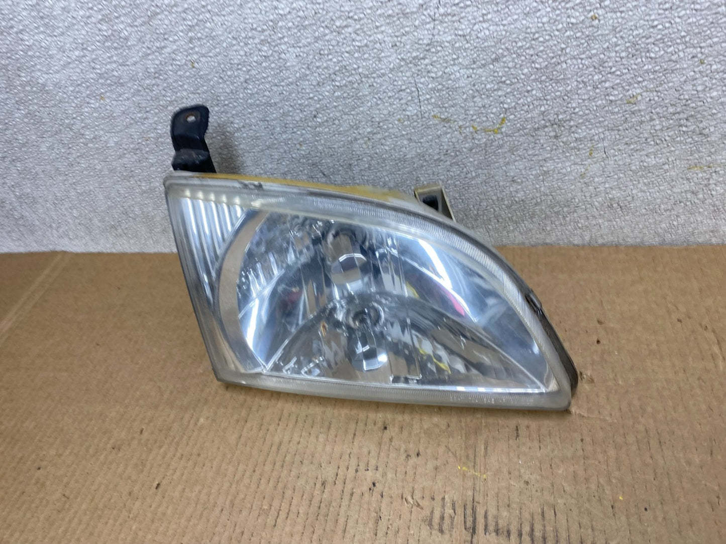 2001 2002 2003 Toyota Sienna Right Passenger Rh Side Headlight Halogen W3834 DW1