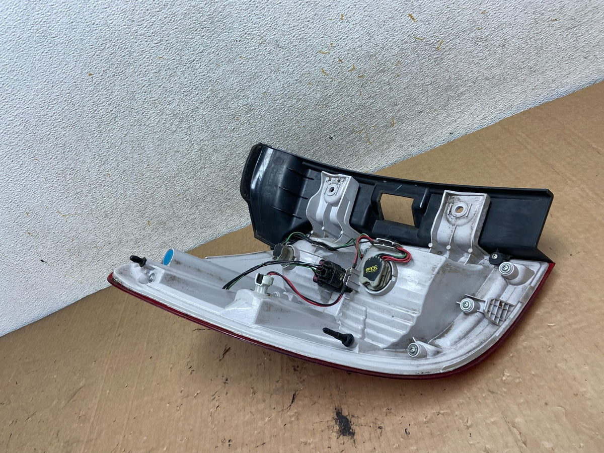 2016 to 2017 Chevrolet Equinox Right Passenger RH Side Tail Light AI9028 LK6