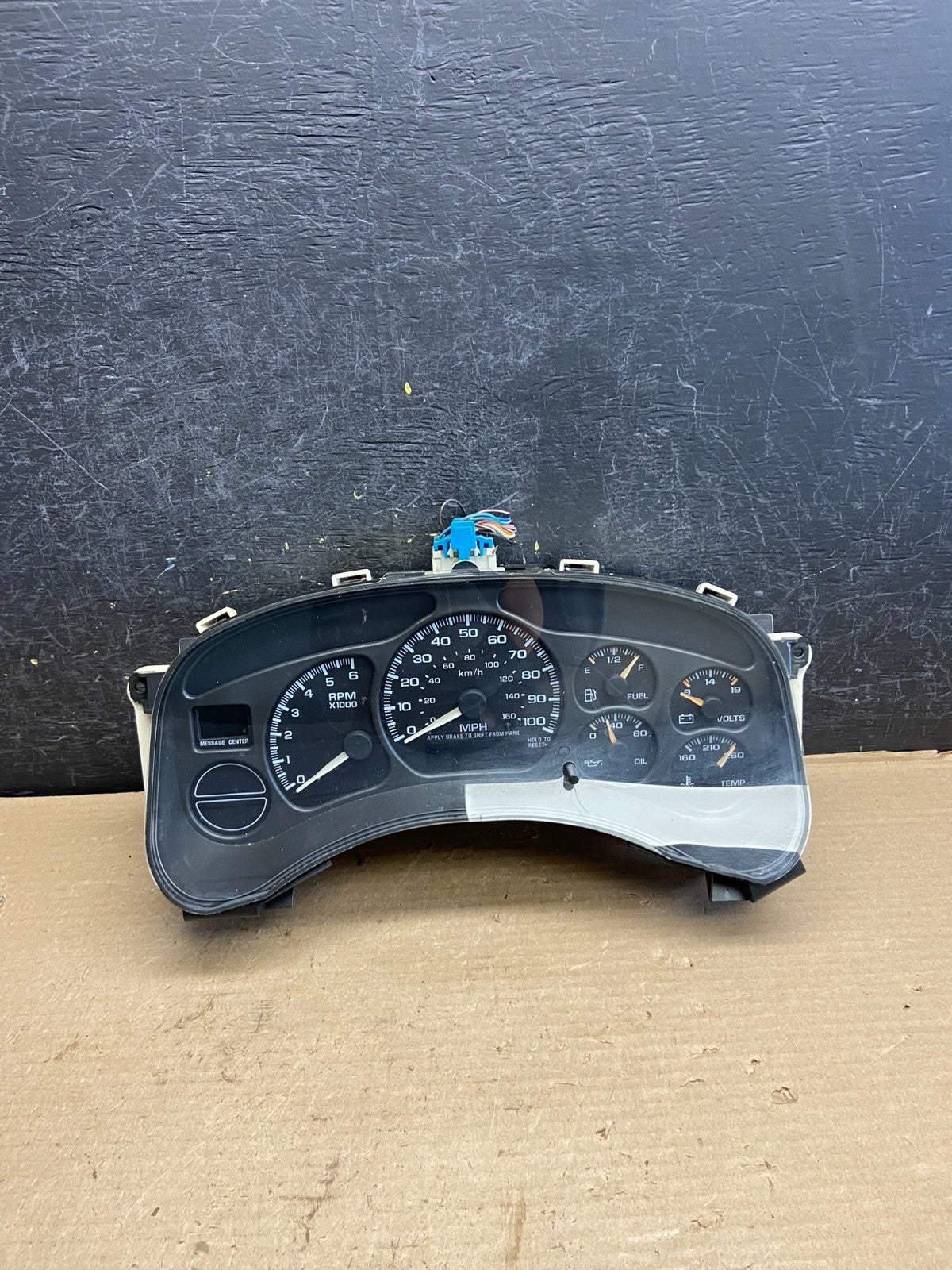 2002 GMC Yukon Speedometer Cluster Gauge AH3843 DG0