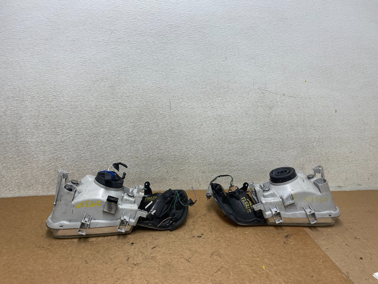 1999-2004 Nissan Pathfinder Left+Right Side Set Halogen Headlights Oem S9330 DW10
