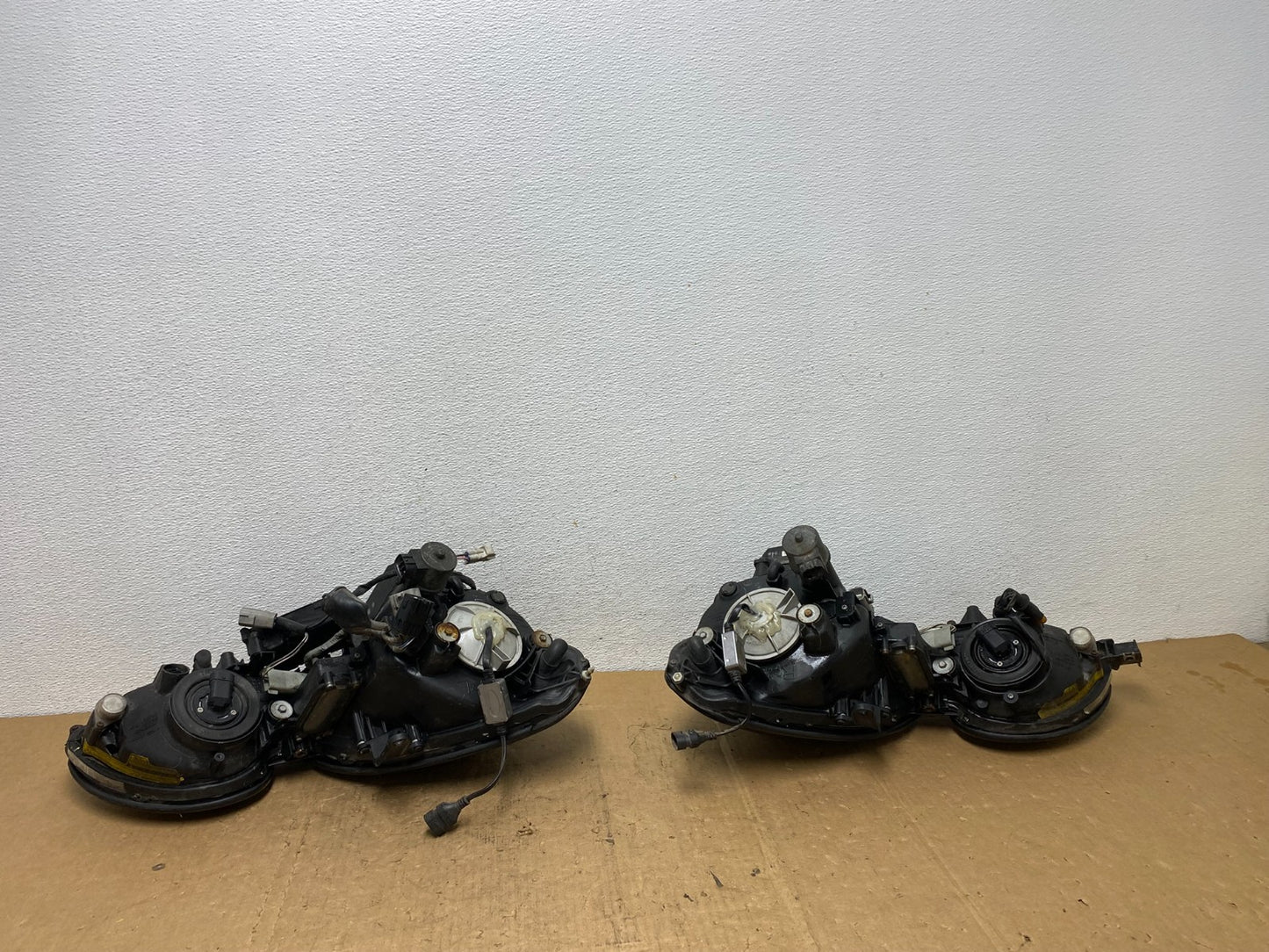 2001 to 2005 Lexus GS430 Gs300 Left+Right Headlights Xenon AD0633 DG11