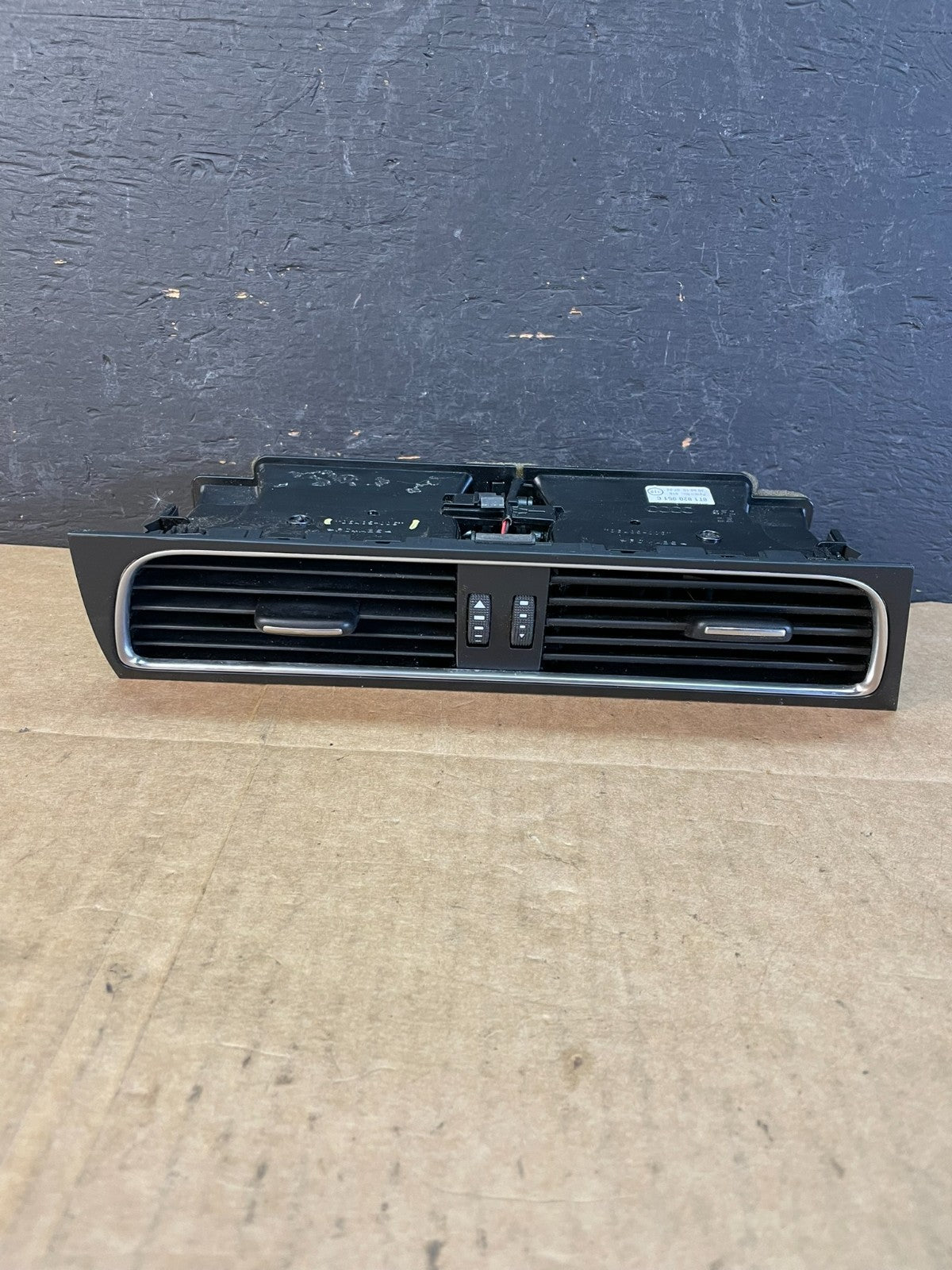 2009 to 2012 Audi A4 Center Dashboard Air Vent AC5233 DG0