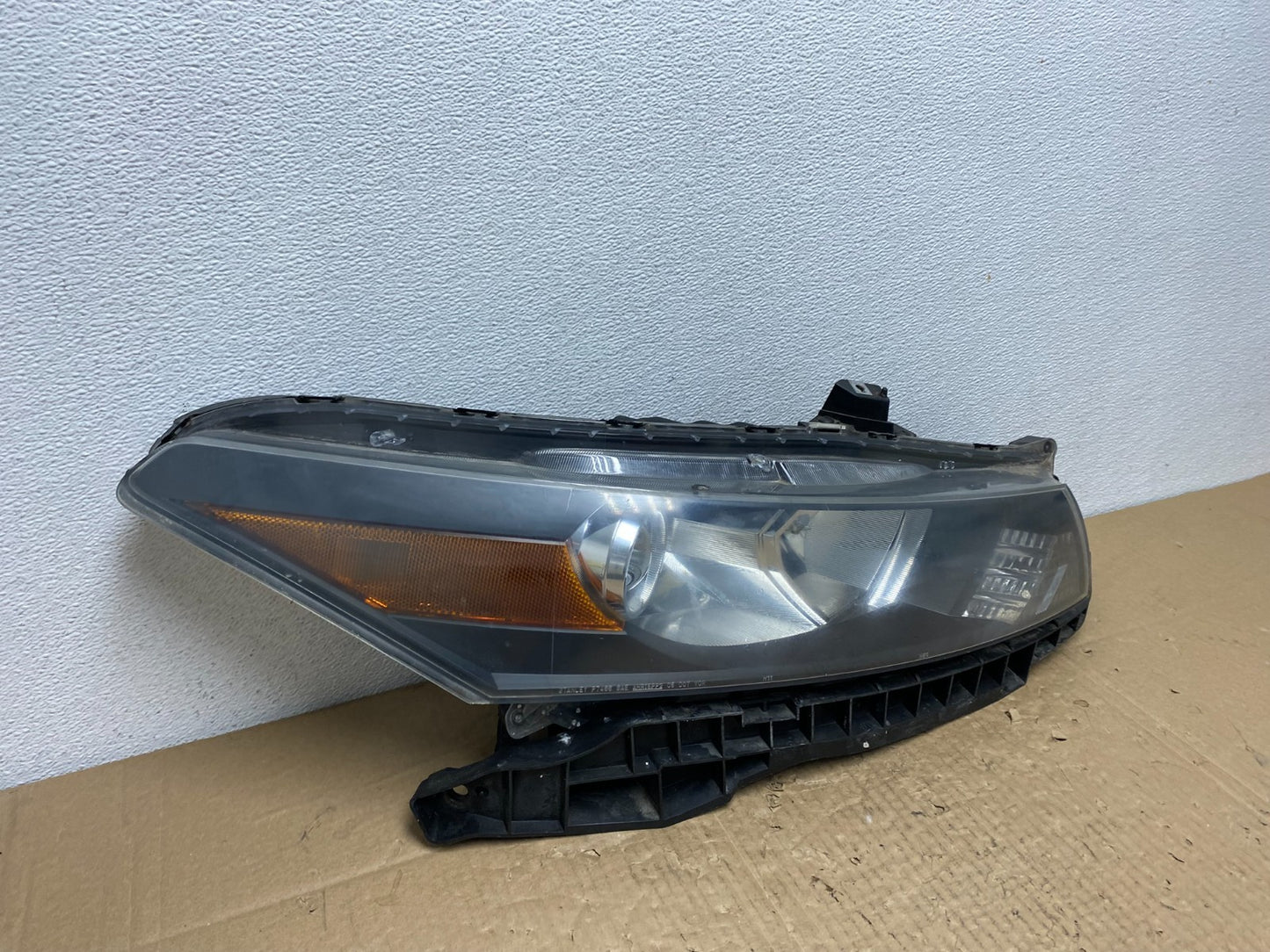2008 to 2012 Honda Accord Coupe Right RH Side Headlight OEM AC3908 DW2