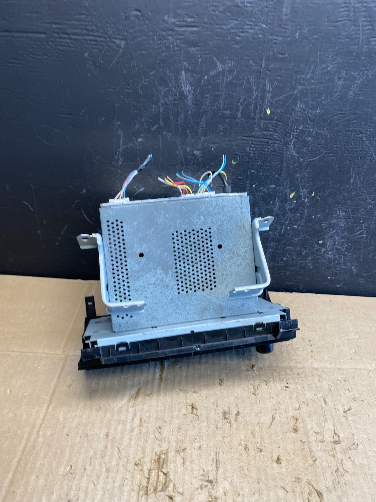 2007 to 2013 Toyota Tundra AM/FM OEM Radio CD Player AC4697 DG5