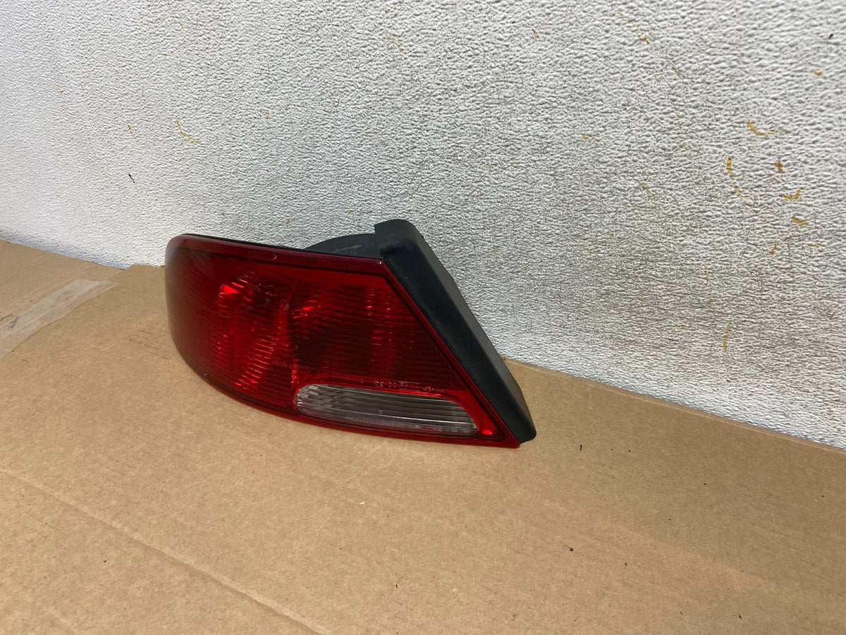 2001-2006 Dodge Stratus Left Driver LH Side Tail Light AH3091 DW2