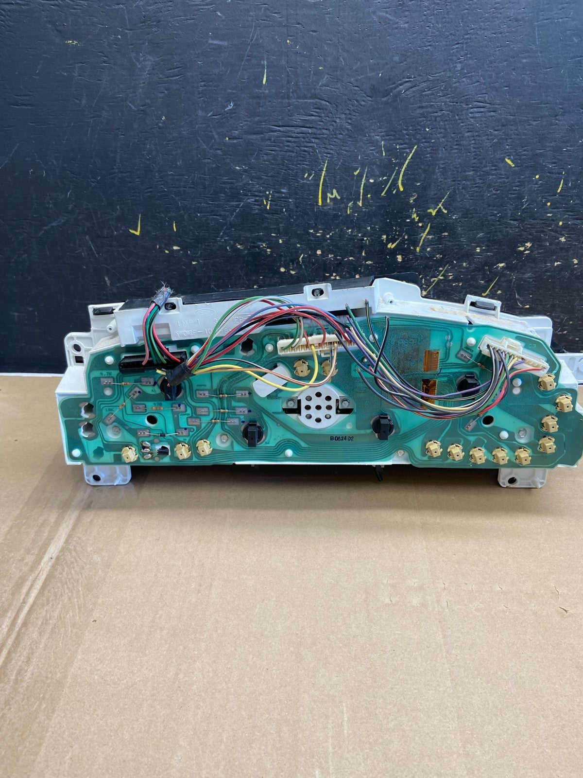 1999 to 2000 Ford E150 E250 E350 VAN Gauge Speedometer Cluster AB1804 DG4
