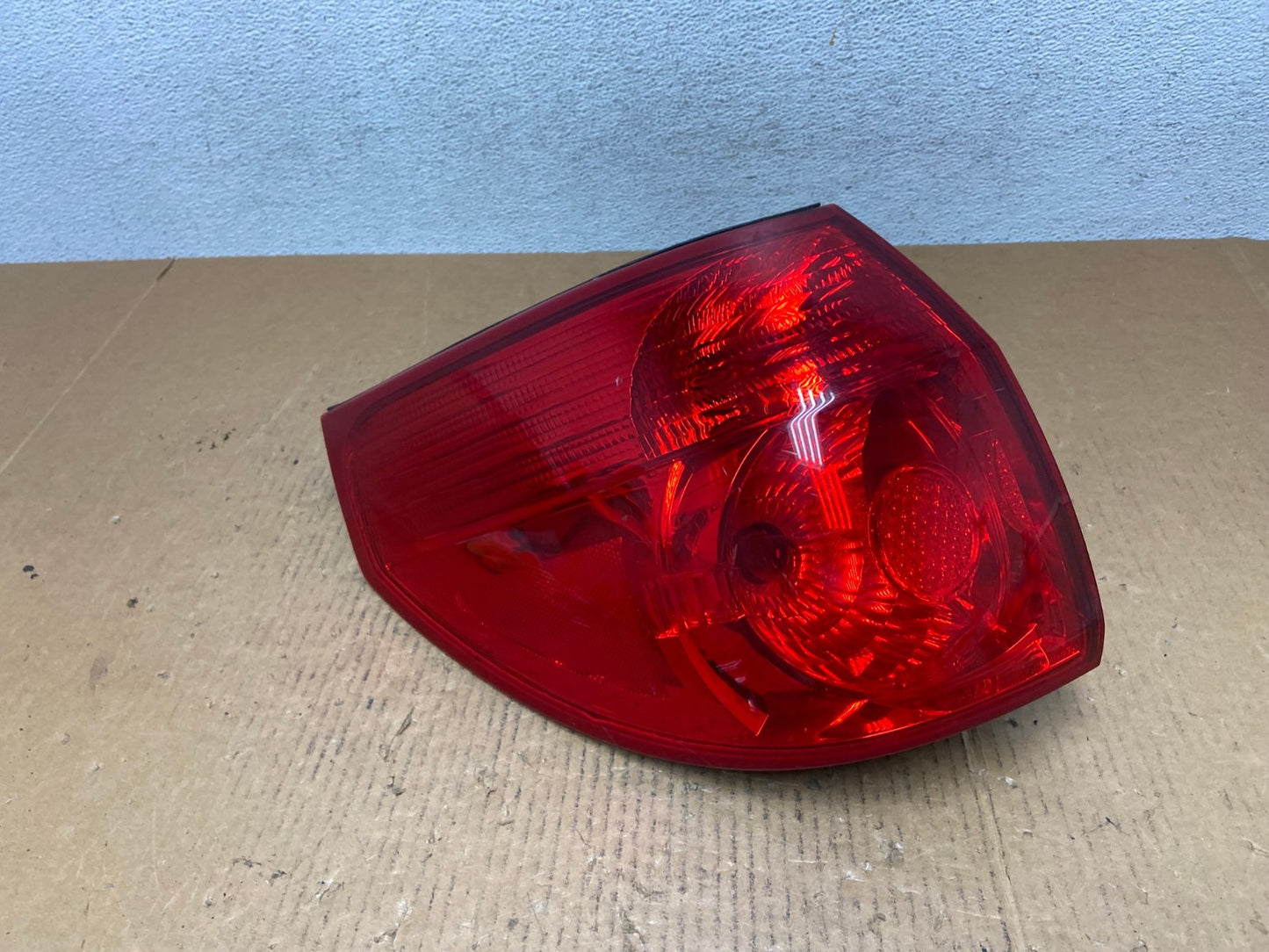 2006 to 2010 Toyota Sienna Left Driver LH Side Tail Light AE1147 LK0