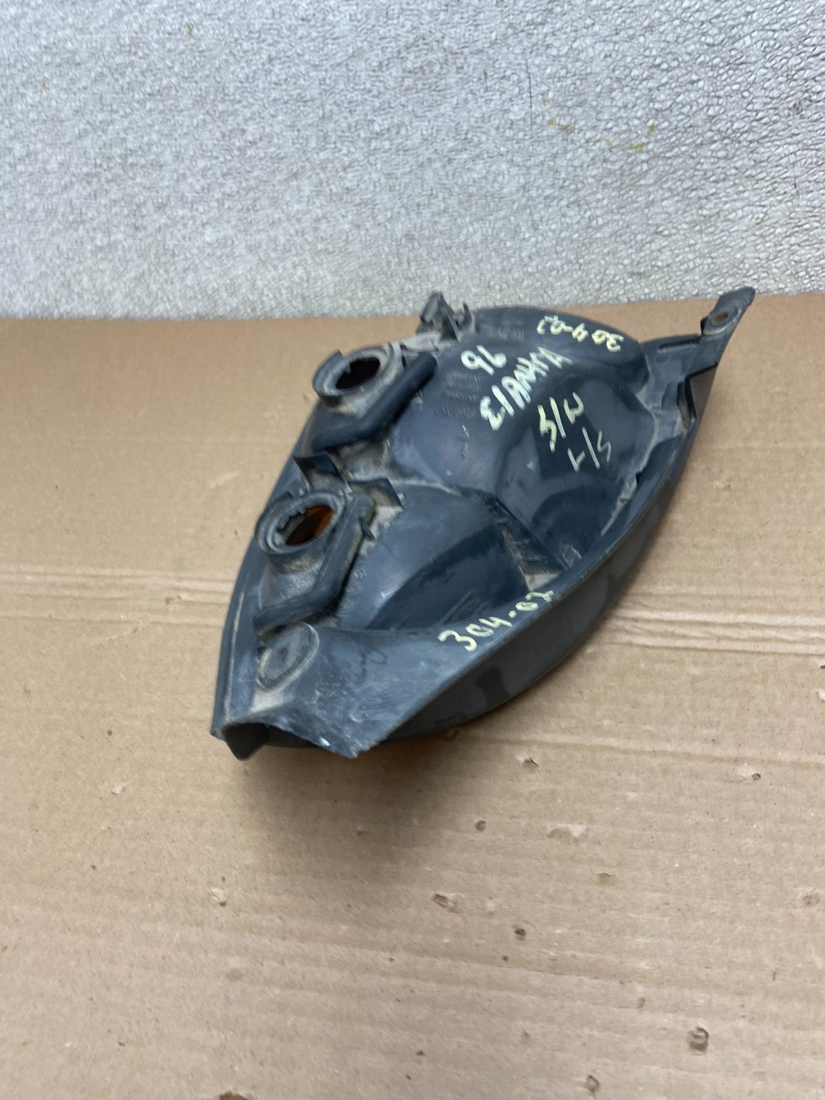 1996 to 2000 Hyundai Elantra Wagon Left Driver Side Tail Light AB0994 LK5