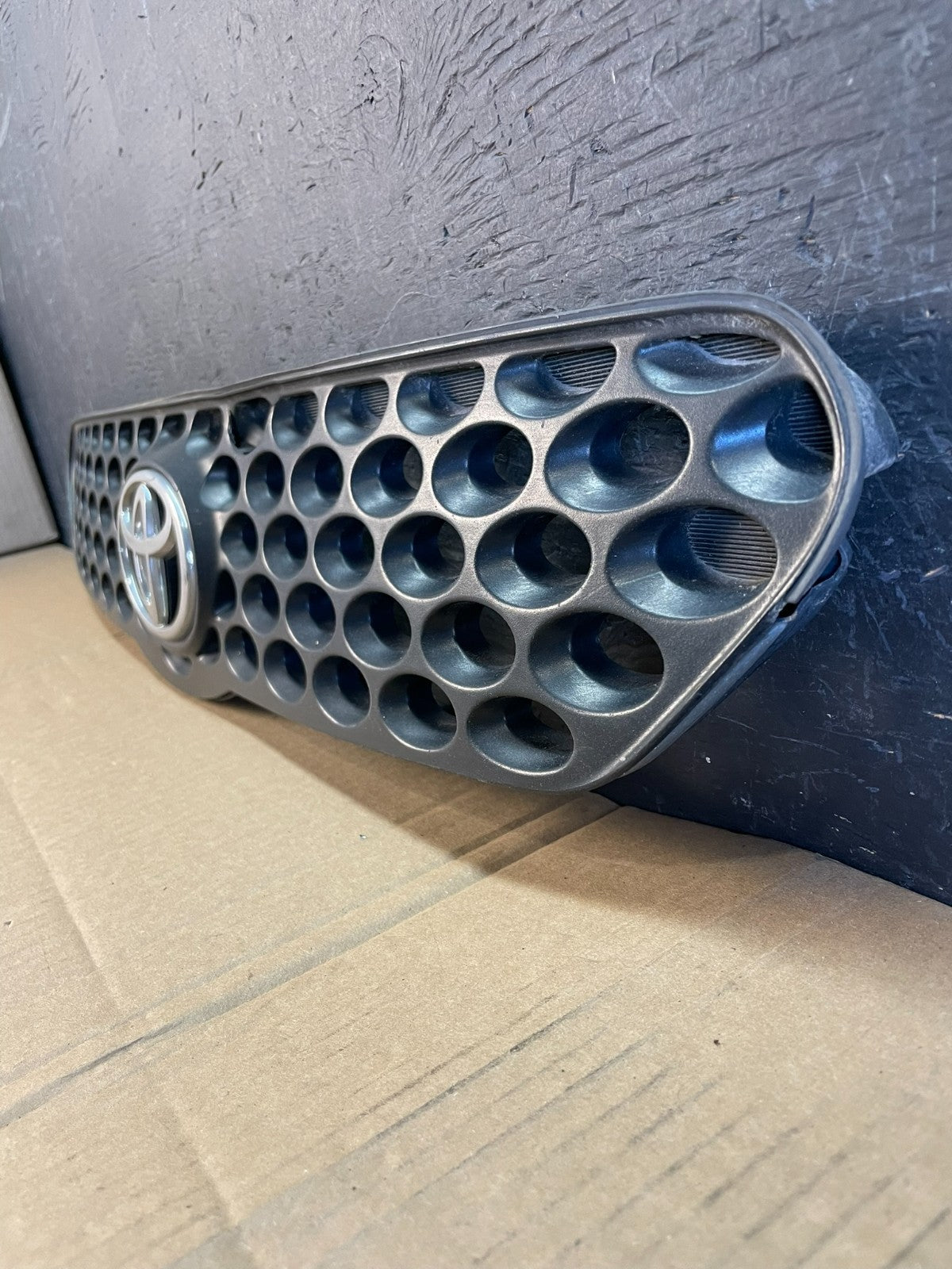 2003 to 2004 Toyota Matrix Front Upper Grill Grille ac5458 DG2