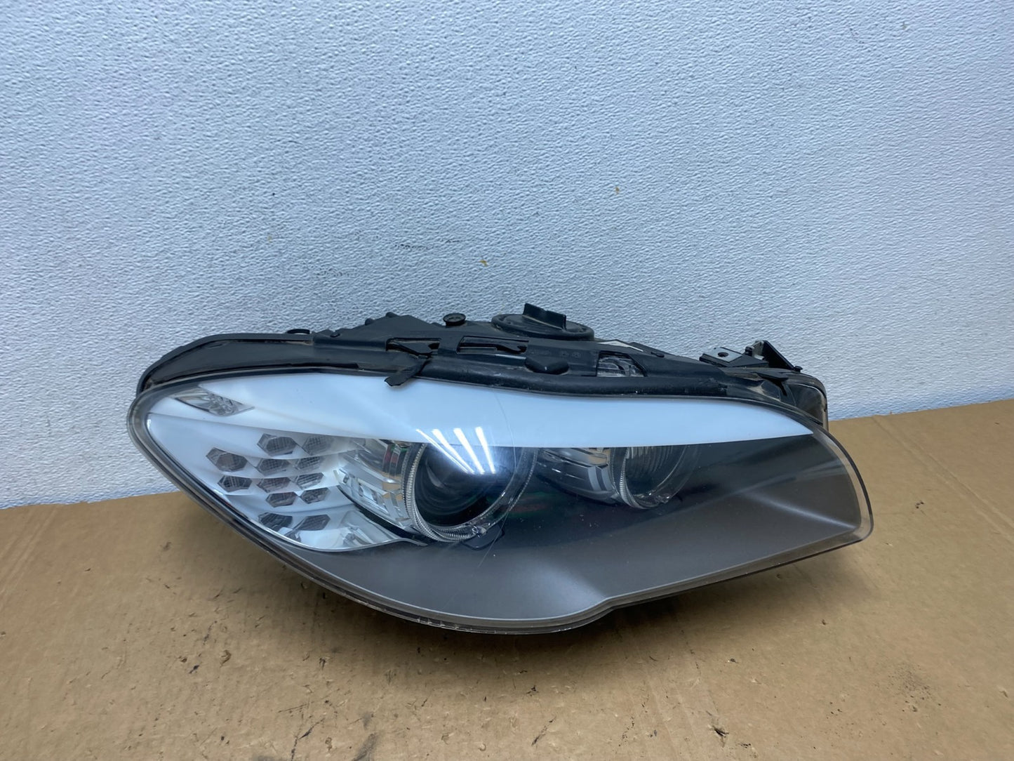 2011-2013 BMW 5 Series F10 Right Passenger Xenon HID AFS Headlight AD3237 DW0