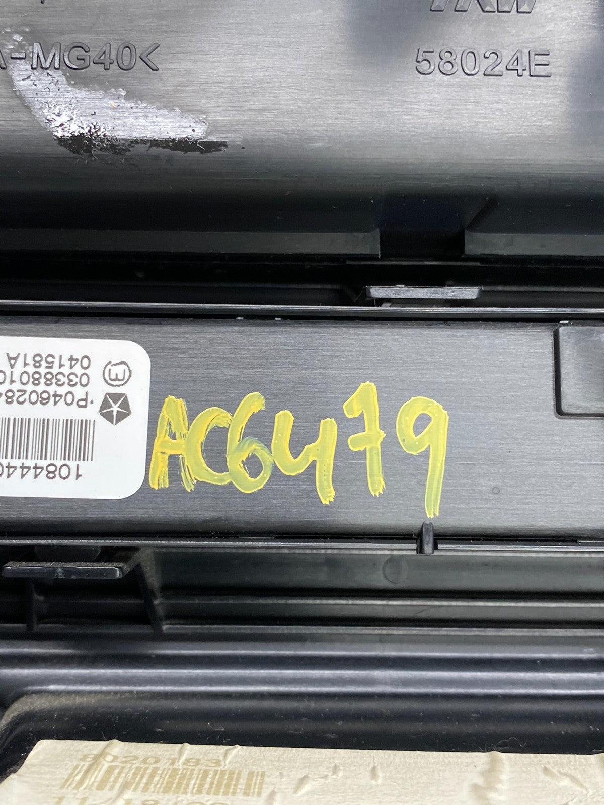 2008 2009 2010 Jeep Commander Grand Cherokee A/C Climate Control Bezel AC6479 DG7