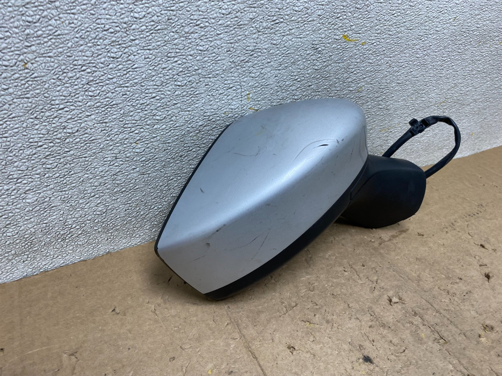 2012 to 2014 Nissan Versa Note Right Passenger RH View Door Mirror OE AB7049 DG2