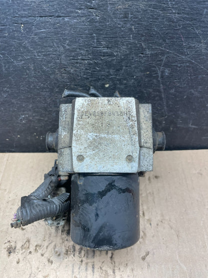 2004-2007 Chevrolet Express ABS Pump Control OEM 13567136 Module R9412 DG2