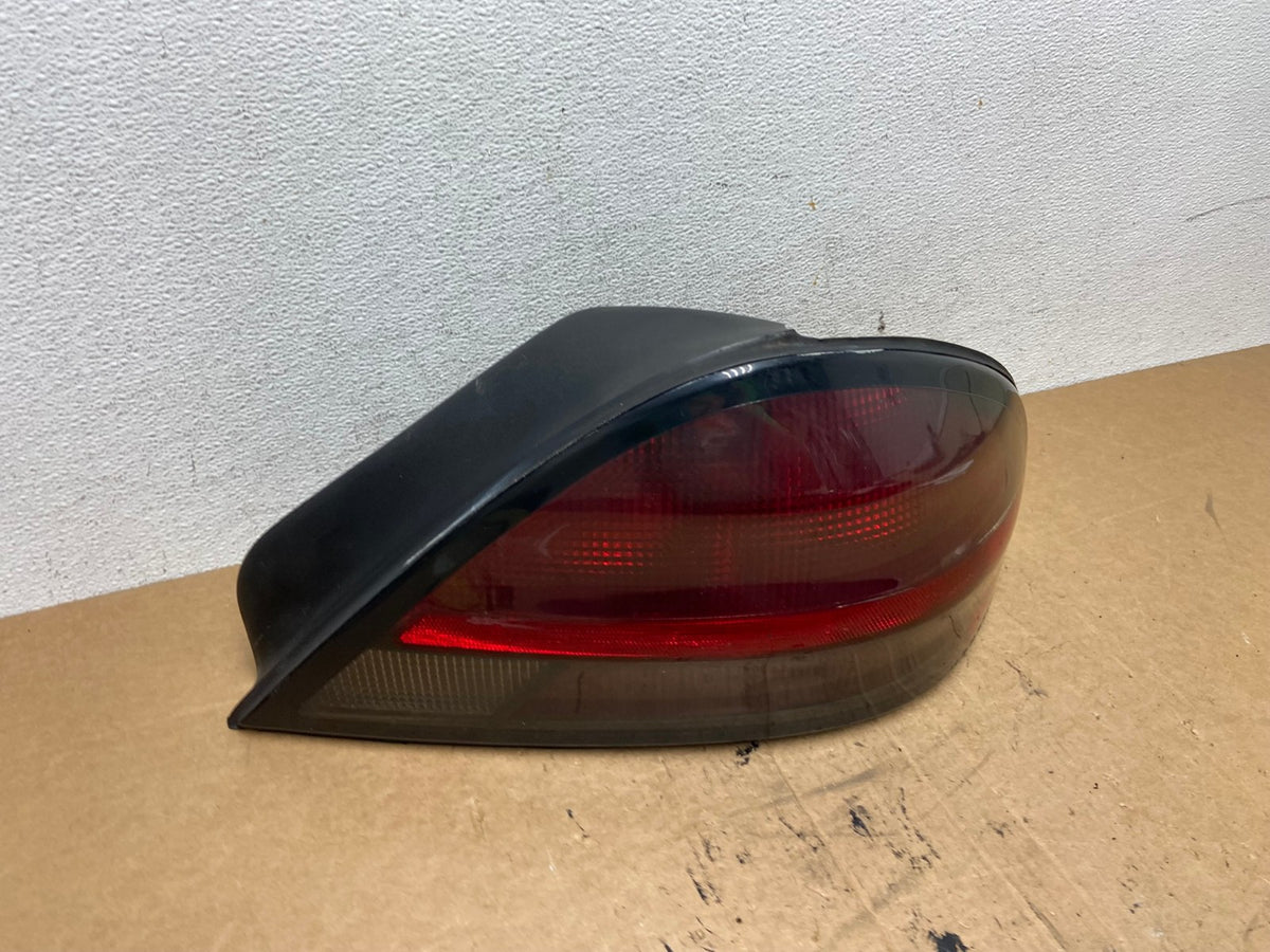 1999-2005 Pontiac Grand AM Right Passenger RH Side Tail Light AD6375 LK2